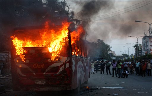 Bangladesh garment workers demanding wages clash with police